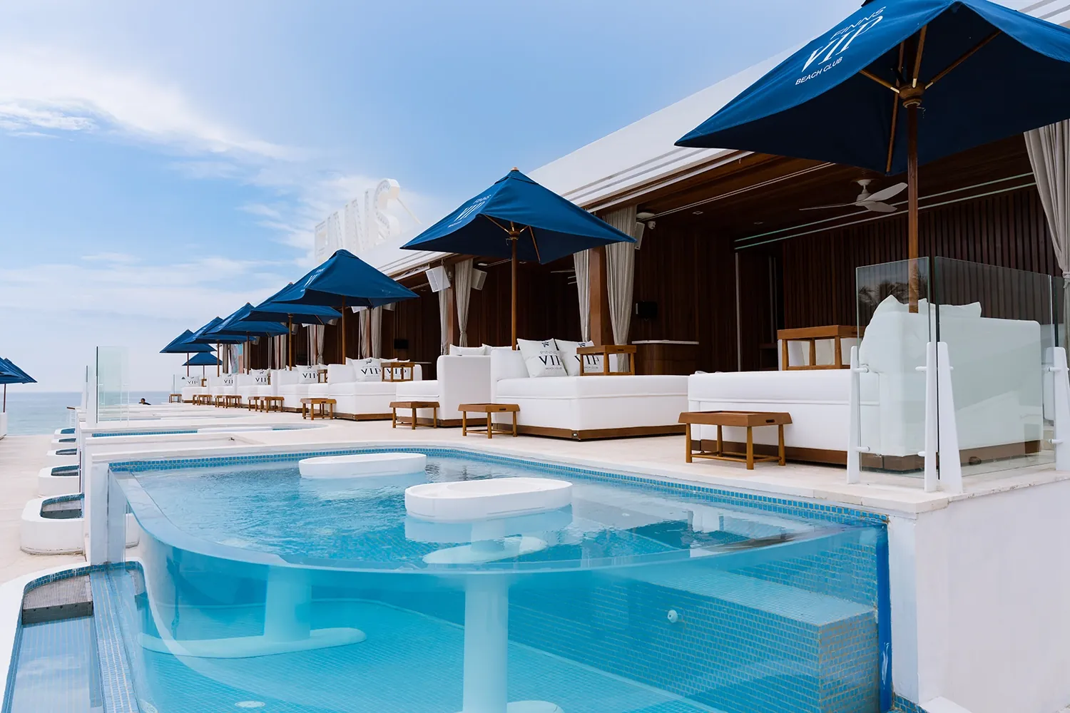 VVIP Rooftop Super Cabana
