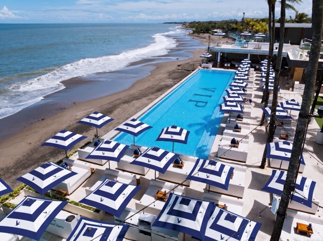 VIP Oceanfront Bed
