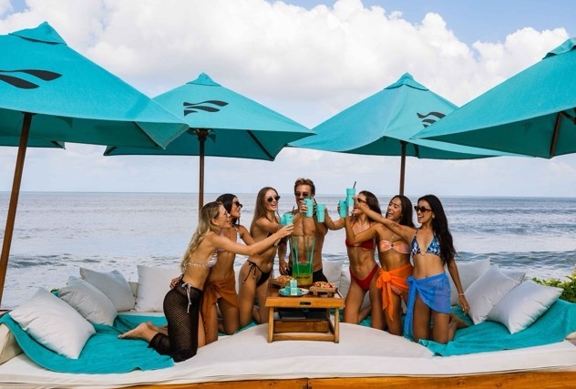 VIP Oceanfront Super Bed