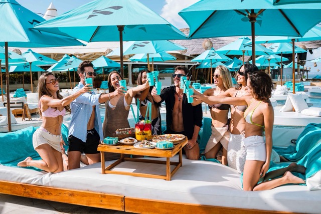 VIP Poolside Super Bed