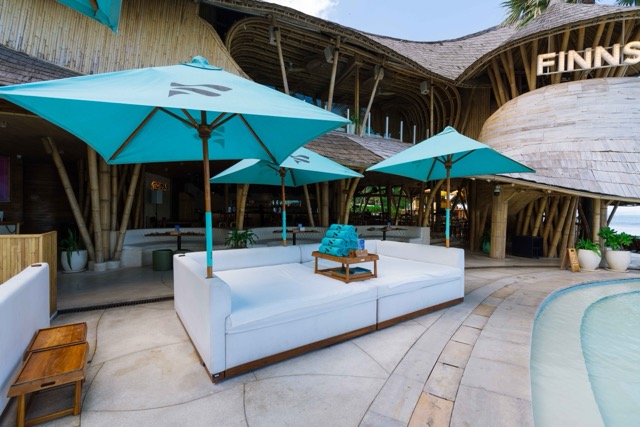 VIP Poolside Super Bed