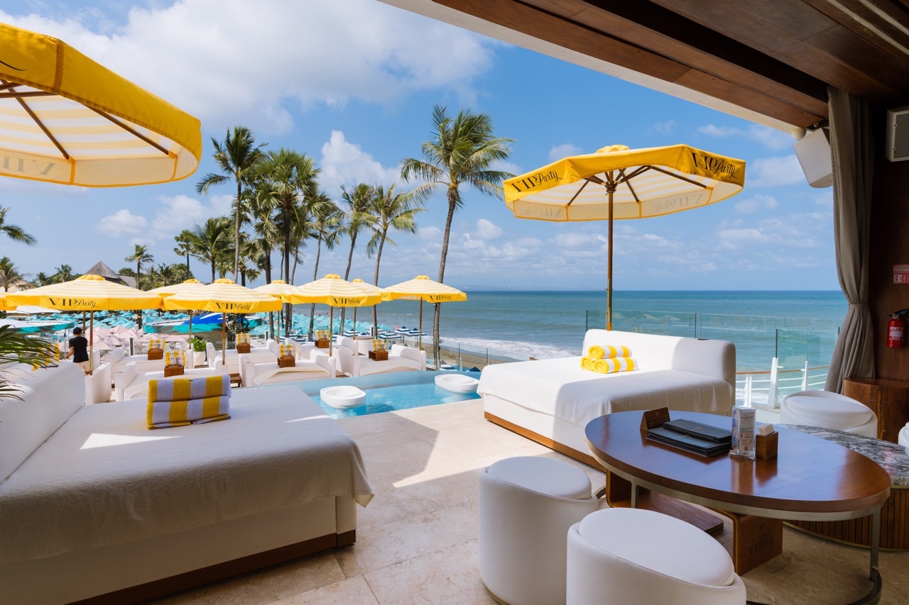 VVIP Rooftop Super Cabana