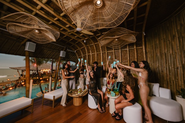 VVIP Sunset Cabana